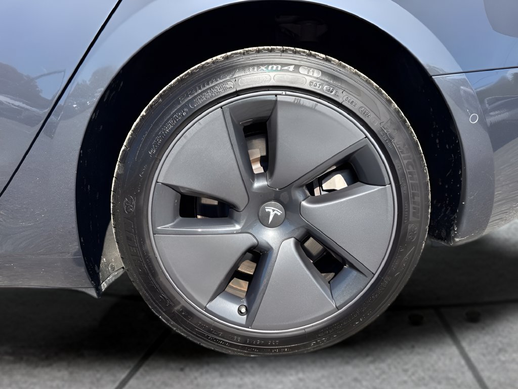 Used 2022 Tesla Model 3 Long Range AWD/4WD image 30