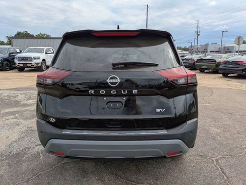 Used 2022 Nissan Rogue SV w/ SV Premium Package FWD image 5