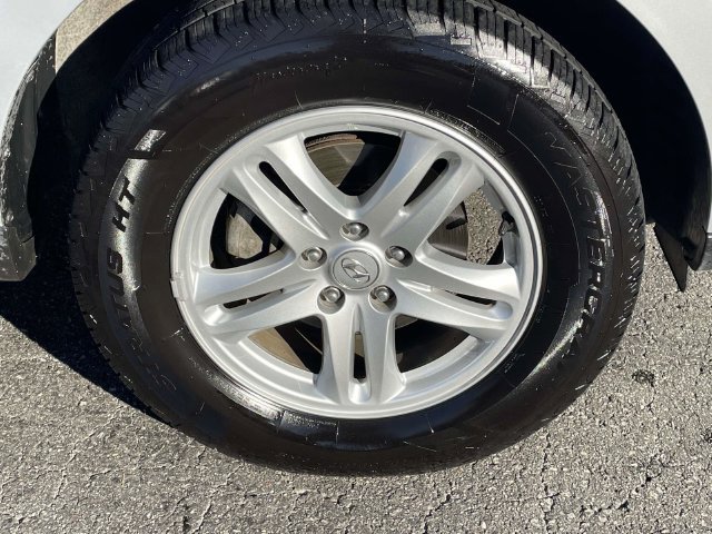 Used 2010 Hyundai Santa Fe GLS FWD image 8