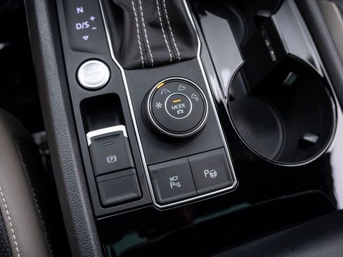 Used 2023 Volkswagen Atlas Cross Sport SEL Premium R-Line image 21