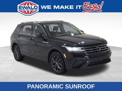 Used 2023 Volkswagen Tiguan SE w/ Panoramic Sunroof Package