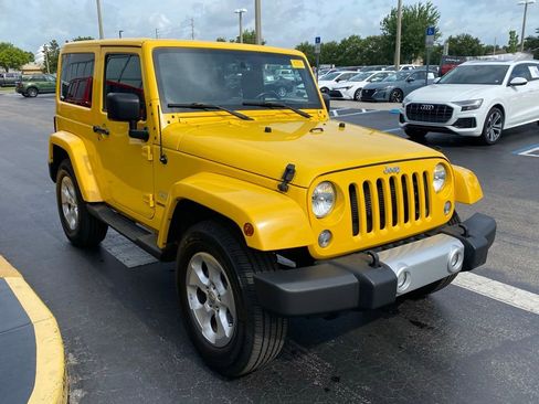 Used 2015 Jeep Wrangler Sahara w/ Connectivity Group AWD/4WD image 2