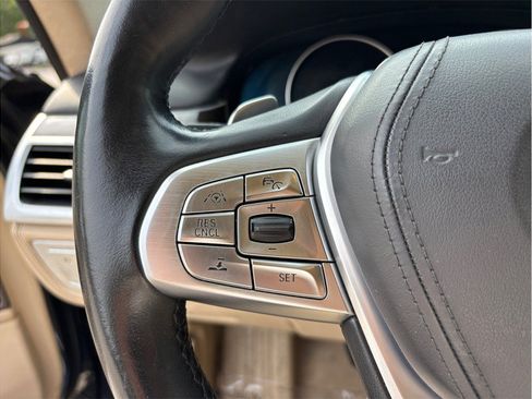 Used 2016 BMW 750i RWD image 27
