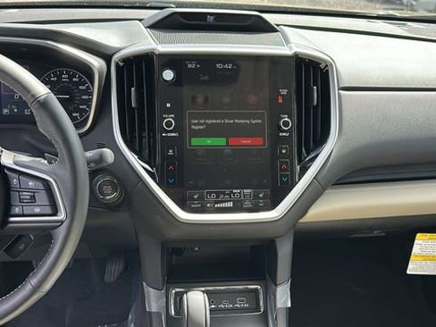 New 2025 Subaru Ascent Limited image 16