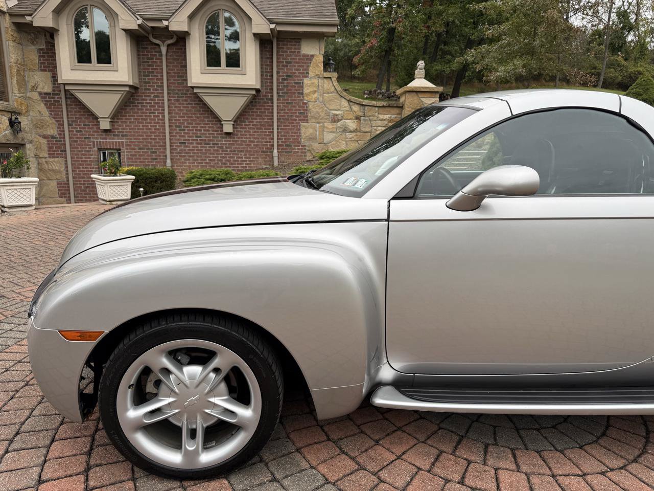 Used 2004 Chevrolet SSR w/ Preferred Equipment Group RWD image 22