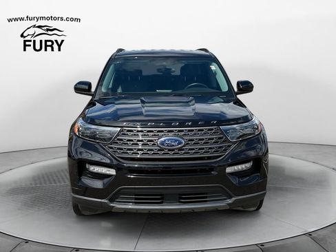 Used 2024 Ford Explorer XLT w/ Equipment Group 202A AWD/4WD image 8