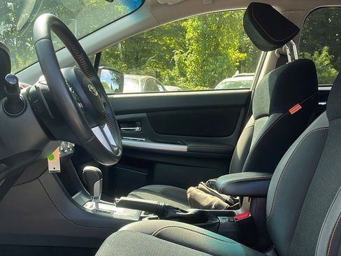 Used 2017 Subaru Crosstrek 2.0i Premium image 12
