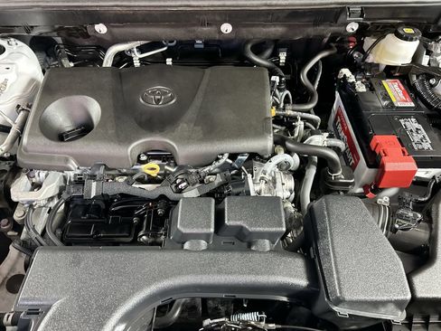 Used 2025 Toyota RAV4 LE AWD/4WD image 11