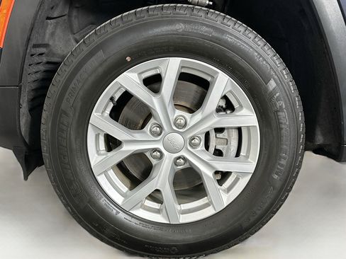 Used 2023 Jeep Grand Cherokee L Limited image 11