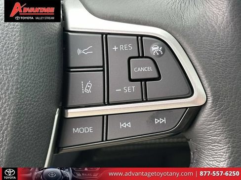 Used 2025 Toyota Sienna XLE w/ XLE Plus Package AWD/4WD image 28