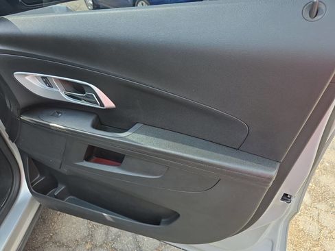 Used 2017 Chevrolet Equinox LT w/ Convenience Package image 27