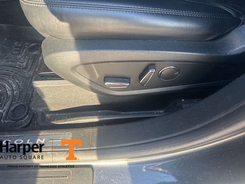 Used 2019 Lincoln Nautilus Reserve image 18