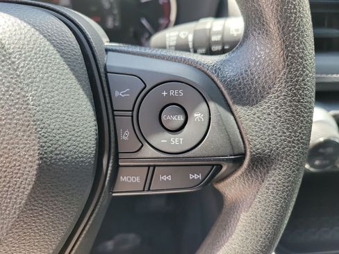 Used 2024 Toyota RAV4 XLE FWD image 20