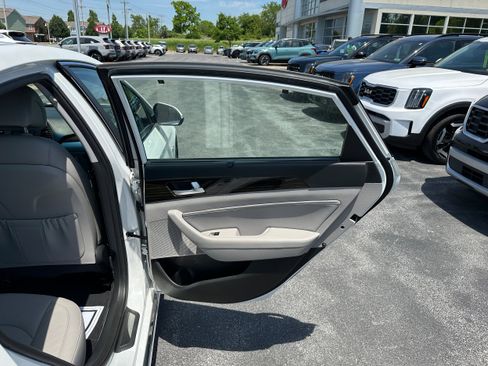 Used 2017 Hyundai Sonata Limited FWD image 14