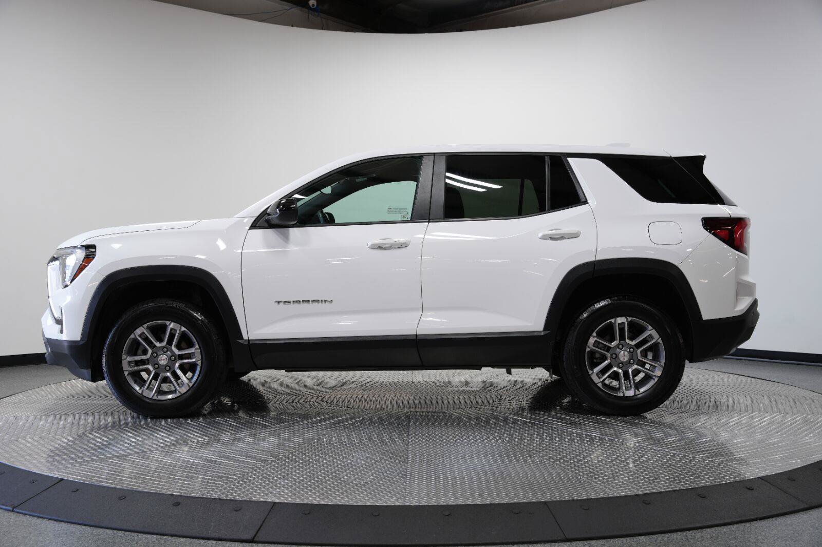 Used 2026 GMC Terrain Elevation FWD image 4