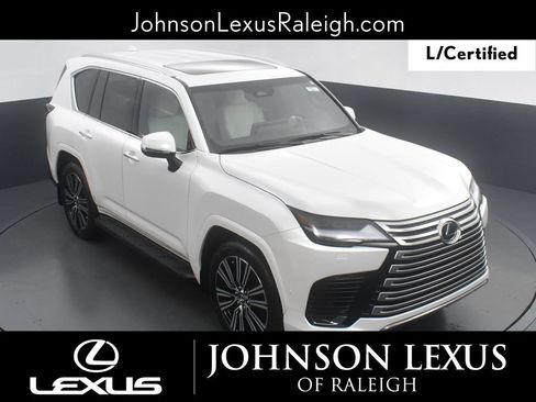 Used 2025 Lexus LX 700h Luxury AWD/4WD image 14