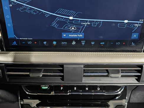 Used 2025 Lincoln Corsair Reserve AWD/4WD image 17