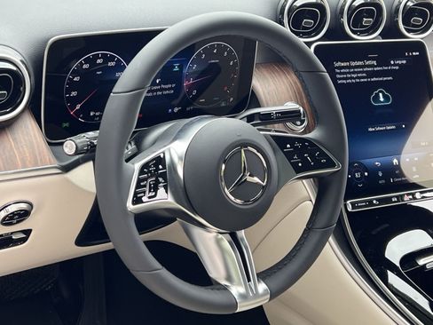 New 2026 Mercedes-Benz GLC 300 4MATIC image 23