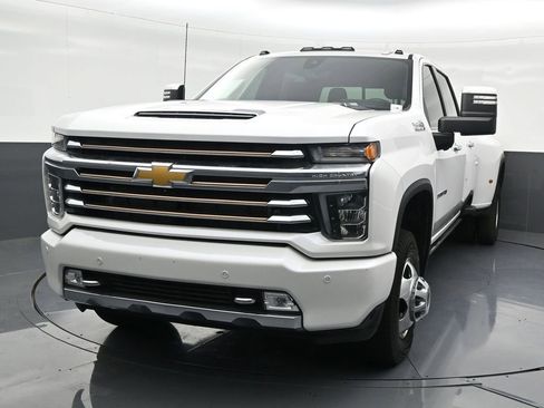Used 2022 Chevrolet Silverado 3500 High Country image 9