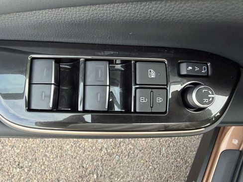 New 2026 Toyota Crown Signia image 12