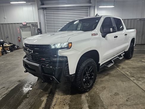 Used 2021 Chevrolet Silverado 1500 LT Trail Boss w/ Convenience Package II image 11