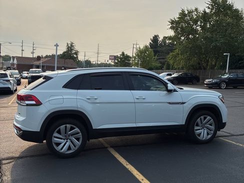 Used 2022 Volkswagen Atlas Cross Sport SE AWD/4WD image 5