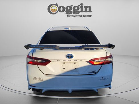 Used 2024 Toyota Camry SE image 2