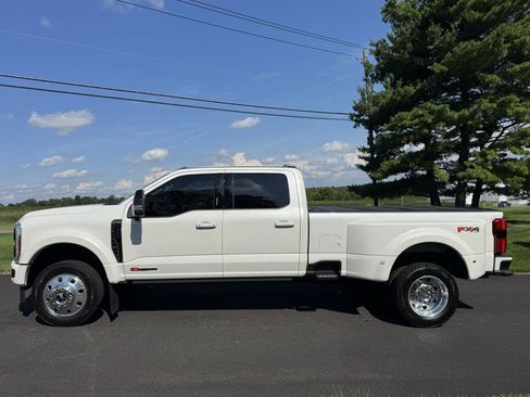 Used 2026 Ford F450 Platinum w/ FX4 Off-Road Package AWD/4WD image 3