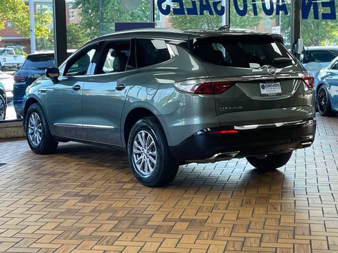 Used 2023 Buick Enclave Essence AWD/4WD image 10