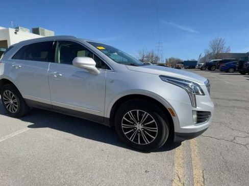 Used 2019 Cadillac XT5 Luxury w/ Trailering Package AWD/4WD image 2