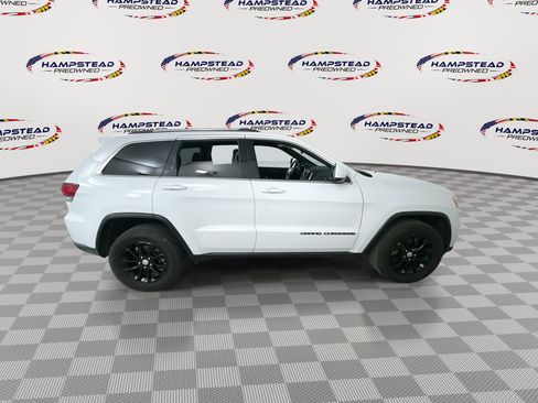 Used 2021 Jeep Grand Cherokee Laredo AWD/4WD image 9