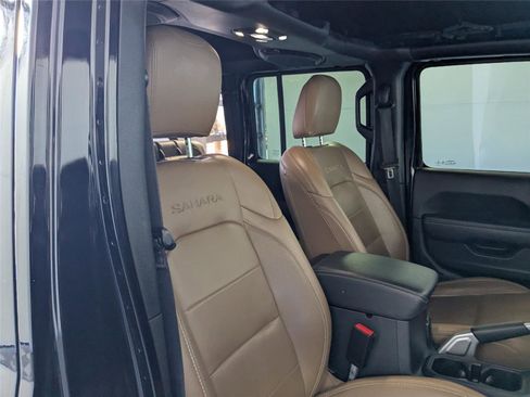 Used 2021 Jeep Wrangler Unlimited Sahara w/ Cold Weather Group image 27
