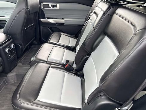 Used 2022 Ford Explorer XLT w/ Equipment Group 202A image 20