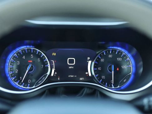 Used 2019 Chrysler Pacifica Limited FWD image 22