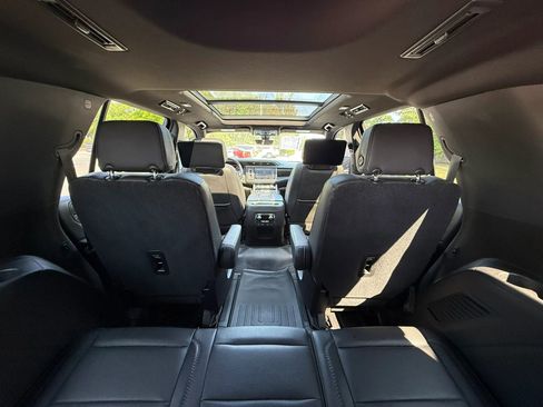 Used 2021 GMC Yukon Denali w/ Denali Premium Package RWD image 13