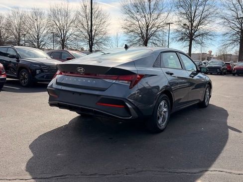 New 2026 Hyundai Elantra SE image 7