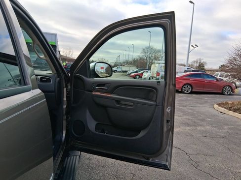 Used 2012 Chevrolet Tahoe LTZ image 9