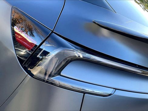 Used 2026 Tesla Model Y AWD image 31