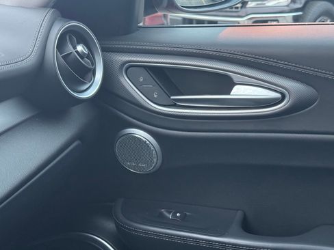 Used 2017 Alfa Romeo Giulia Ti w/ TI 19" Sport Package image 29