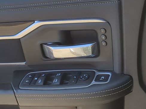 Used 2022 RAM 2500 Laramie w/ Night Edition image 13