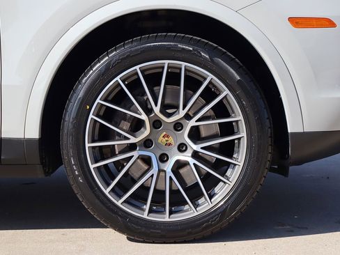 Used 2021 Porsche Cayenne Coupe image 61