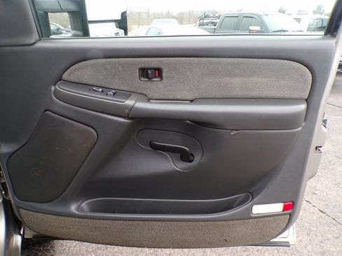 Used 2003 Chevrolet Silverado 2500 LS w/ Skid Plate Package image 10