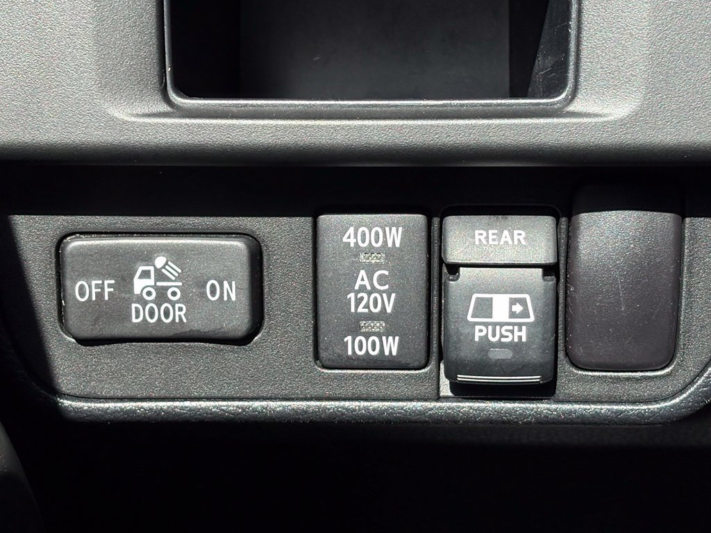 Used 2017 Toyota Tacoma TRD Off-Road RWD image 37