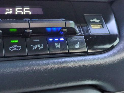 Used 2022 Toyota Tundra Platinum image 22