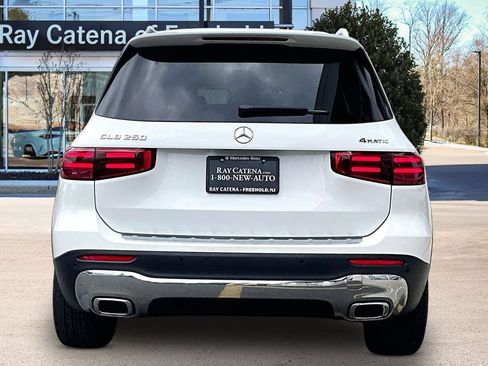 Used 2026 Mercedes-Benz GLB 250 4MATIC image 4