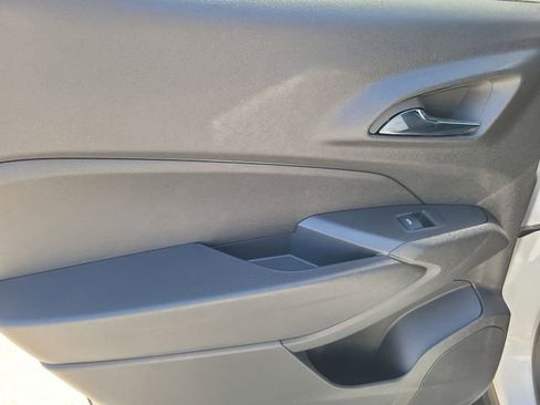 Certified 2024 Chevrolet Trax RS w/ Driver Confidence Package image 10