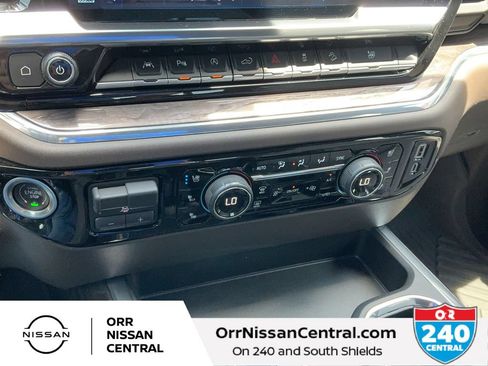 Used 2023 Chevrolet Silverado 1500 LTZ w/ Technology Package AWD/4WD image 23