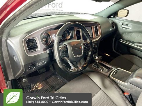 Used 2019 Dodge Charger GT image 3