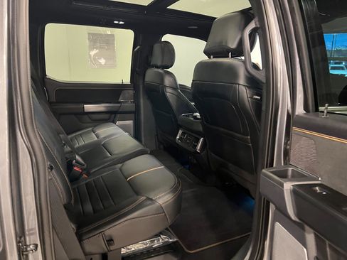 Used 2024 Ford F250 Platinum image 35