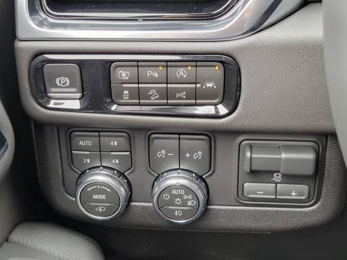 New 2026 GMC Yukon Denali w/ Denali Reserve Package AWD/4WD image 20